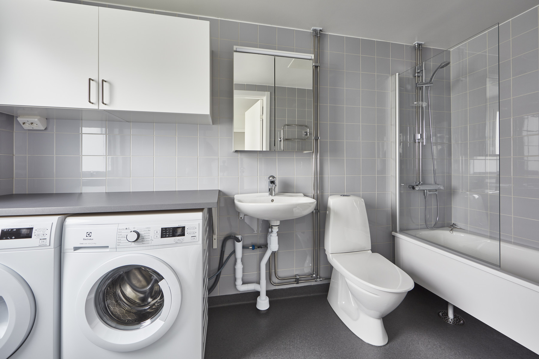 Lövsångargatan 10, Västerås