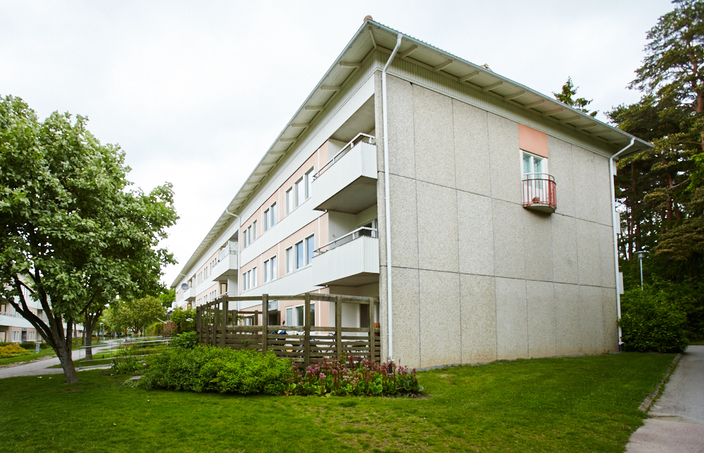 Lövsångargatan 80, Västerås