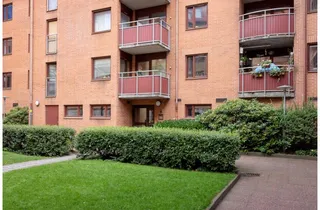 Nedre Kvarnbergsgatan 8