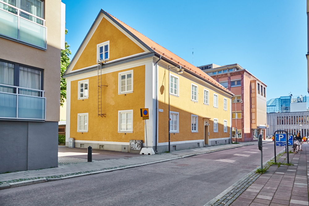 Övre Kungsgatan 8, Västerås