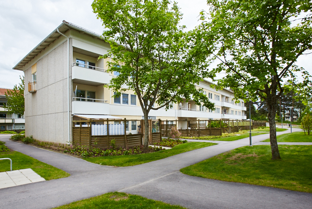 Lövsångargatan 12, Västerås