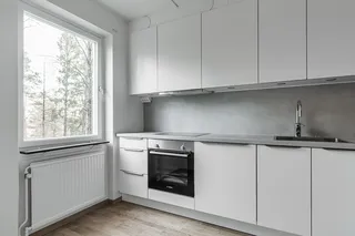 Karlhovsvägen 15